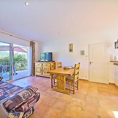 Orasi, Sartene, Dans Climatisee Confort *