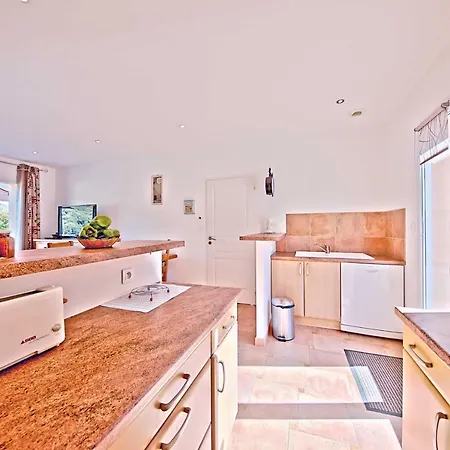 בית נופש Orasi, Sartene, Dans Climatisee Confort Sartène