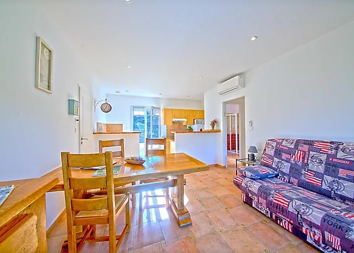 Orasi, Sartene, Dans Climatisée Confort * Sartène