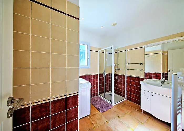 Orasi, Sartene, Dans Climatisée Confort *